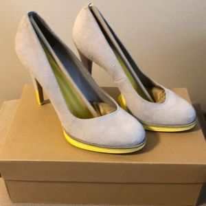 Cole Haan..Lunargrand Chelsea Pump